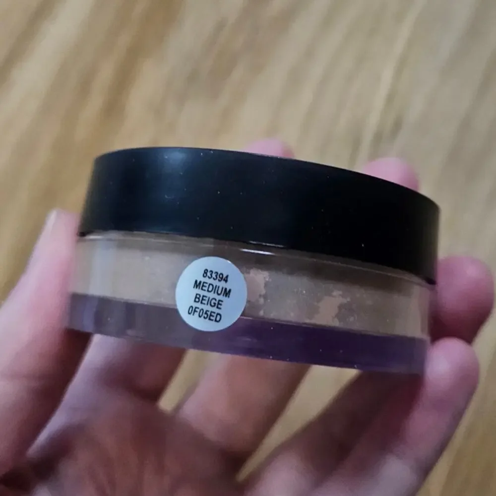 ELF Halo Glow Setting Powder Medium Beige